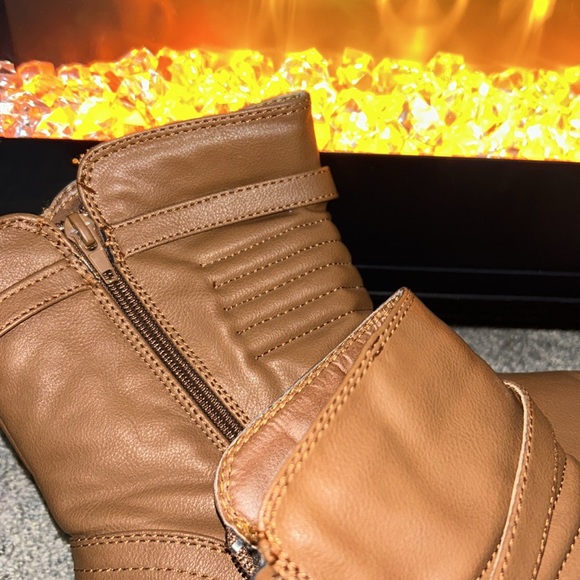 🦋Been Booted🦋 - Picture 7 of 8